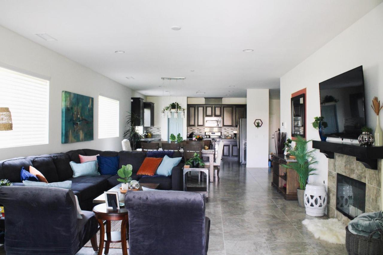 Entire Bungalow W/ Private Pool Near Palm Springs! Indio Exteriör bild