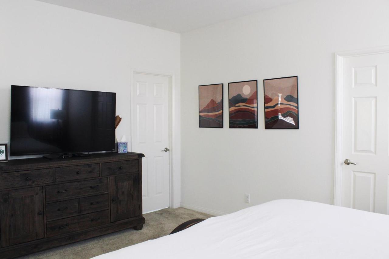 Entire Bungalow W/ Private Pool Near Palm Springs! Indio Exteriör bild