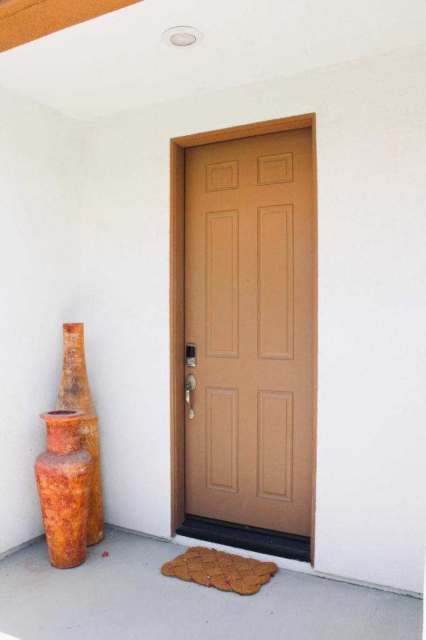 Entire Bungalow W/ Private Pool Near Palm Springs! Indio Exteriör bild